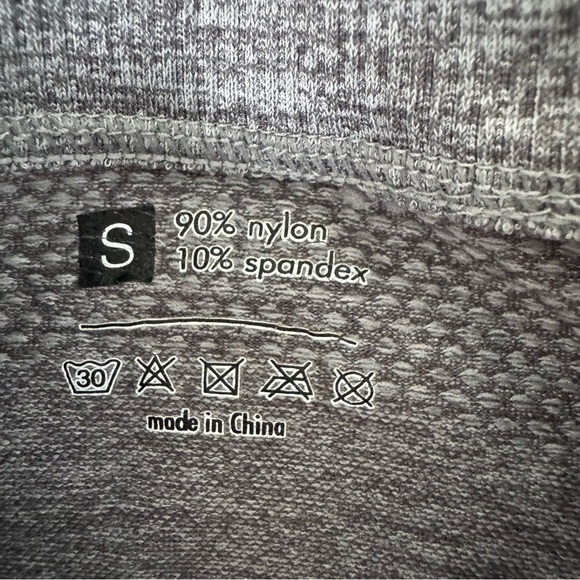 Gymshark Vital Seamless Long Sleeve Crop Ombre Gray Top Small🔥 Gymshark Fave 🔥 - Picture 4 of 7